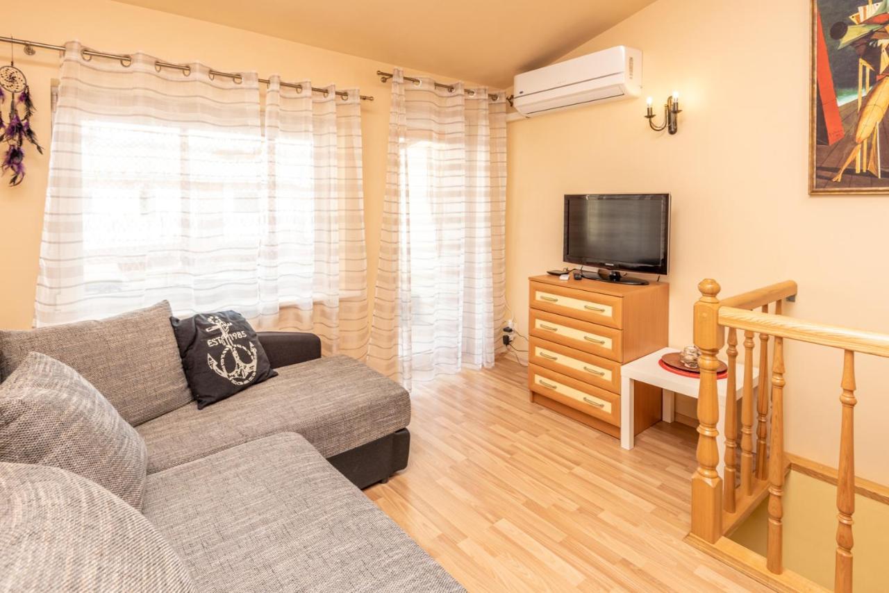 Yzzi Apartment Паланга Екстериор снимка
